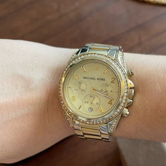 Michael Kors Gold Watch - Picture 5 of 8